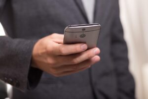 固定電話なしでも会社設立の信用を得る方法は？