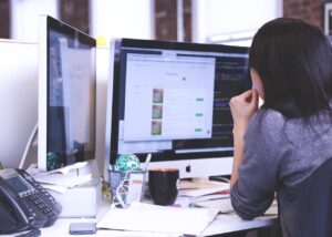会社設立の事業目的に関する例文一覧はどこで見つけられる？