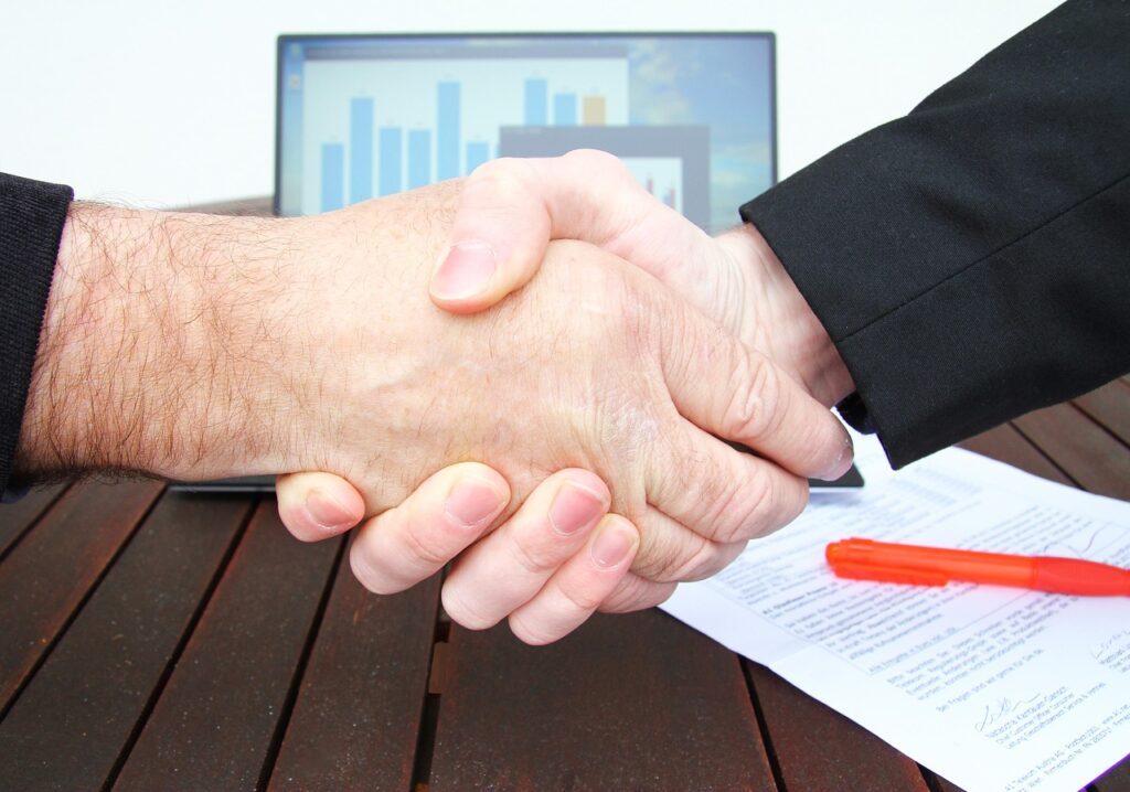 会社設立の契約前に必ず確認すべきポイントは？